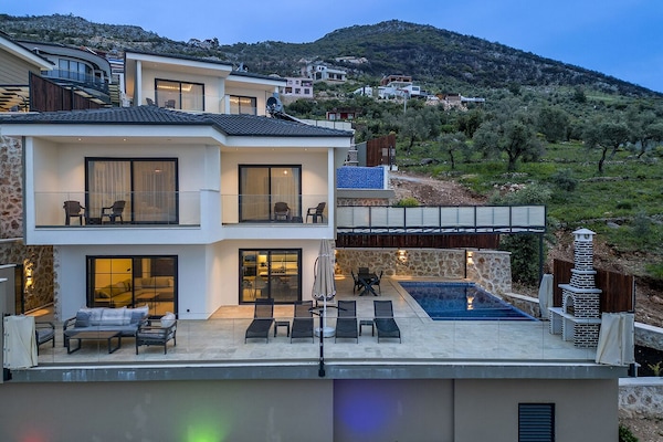 Brand new Villa Lina in the evening