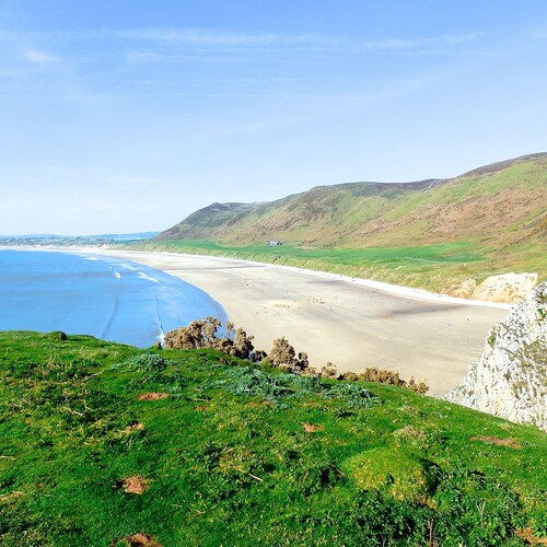 Spacious Farm Cottage Near Rhossili Beach