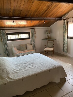 5 Schlafzimmer, Bügeleisen/Bügelbrett, Reisekinderbett, kostenloses WLAN