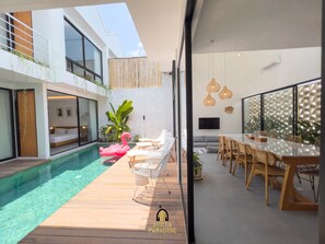 Outdoor dining - Avilla Paradise 4BR Designer Villa in the heart of Canggu (Bali)