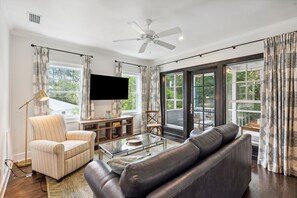 Smart-TV, peis og kontorer