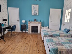 Family Room | Premium bedding, WiFi (free), individually furnished, bed sheets