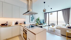 Grand-Apartment | Eigene Küche | Kühlschrank, Mikrowelle, Ofen, Herdplatte