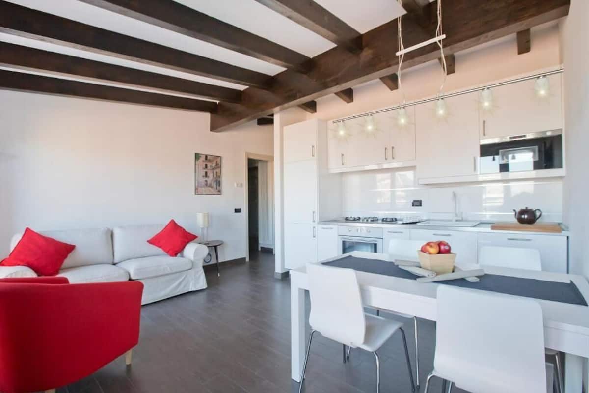Deluxe Apartment (3) | Living area