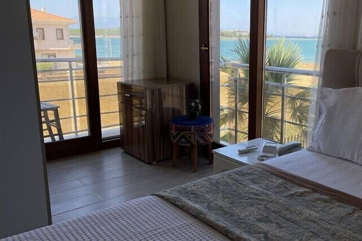Habitación Deluxe doble | Escritorio y espacio para trabajar con un portátil