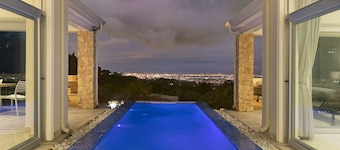 2 Luxury Villas - 20 Guests - 2 Pools