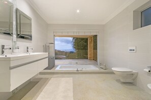 Hair dryer, towels - 2 Luxury Villas - 20 Guests - 2 Pools (Cape Town)