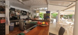 تناول الطعام