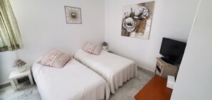 2 chambres, fer et planche Ă repasser, Wi-Fi, draps fournis