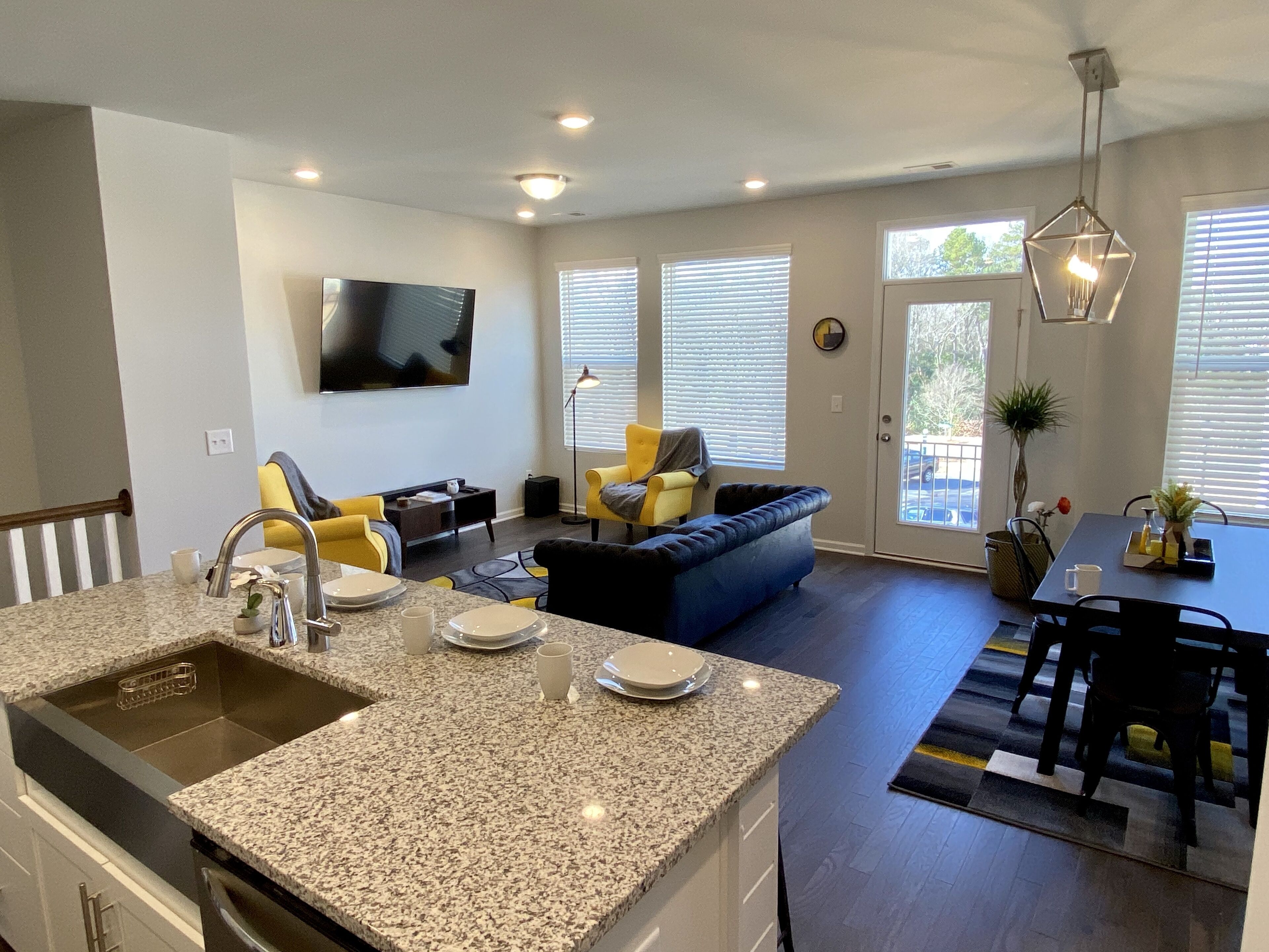 Smart-TV og stereoanlegg