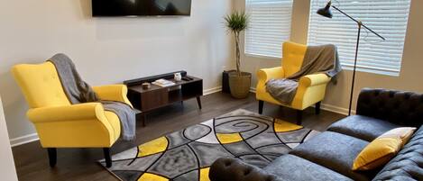 Smart-TV og stereoanlegg