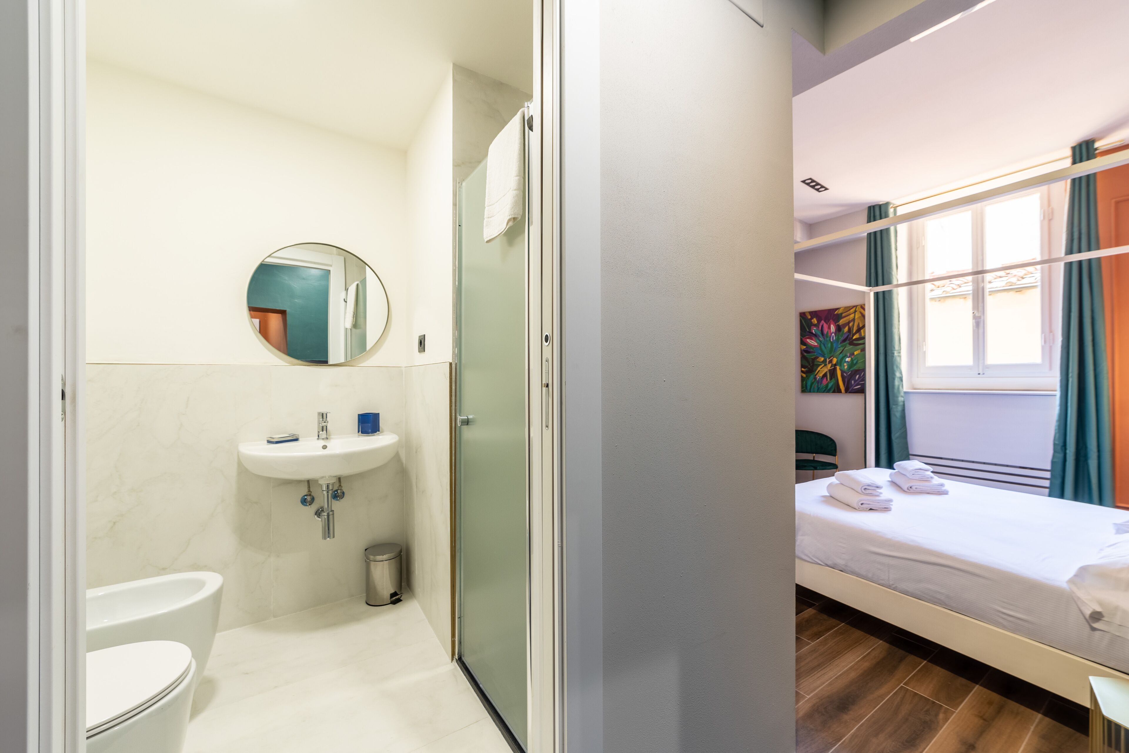 Panoramic Room | Bathroom | Shower, rainfall showerhead, hair dryer, bidet