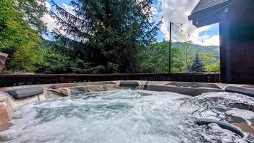 Bain à remous extérieur