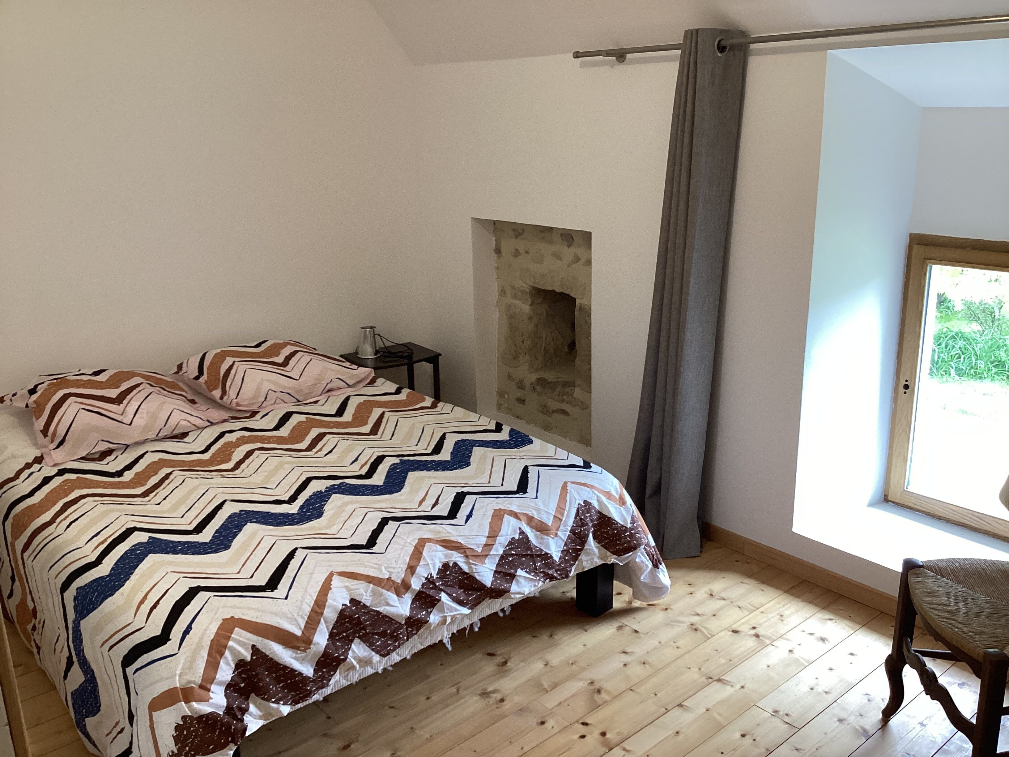 3 عدّة غرف نوم ومكتب ومكواة/لوح كي وسرير سفر