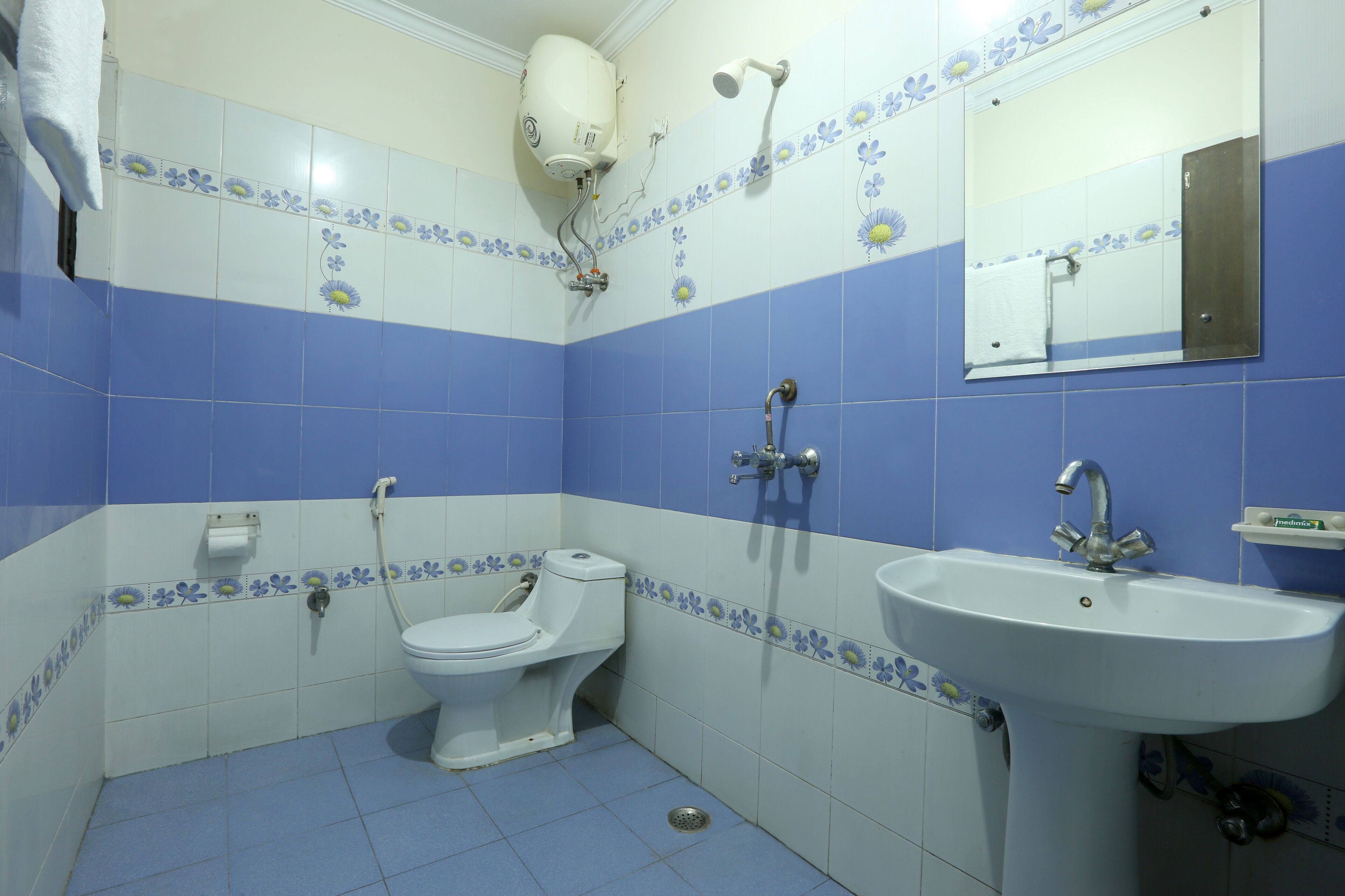 Photo - Hotel Mayank Plaza-Near IGI Airport Terminal-3