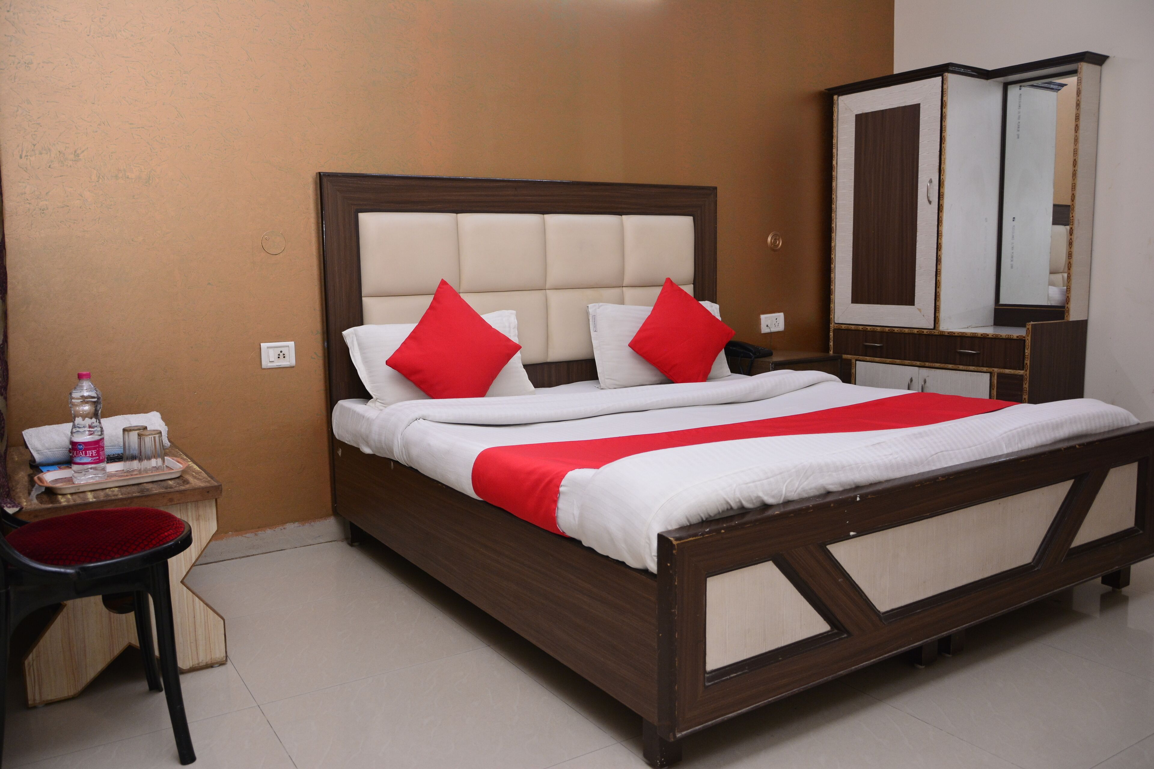 Photo - Hotel Mayank Plaza-Near IGI Airport Terminal-3