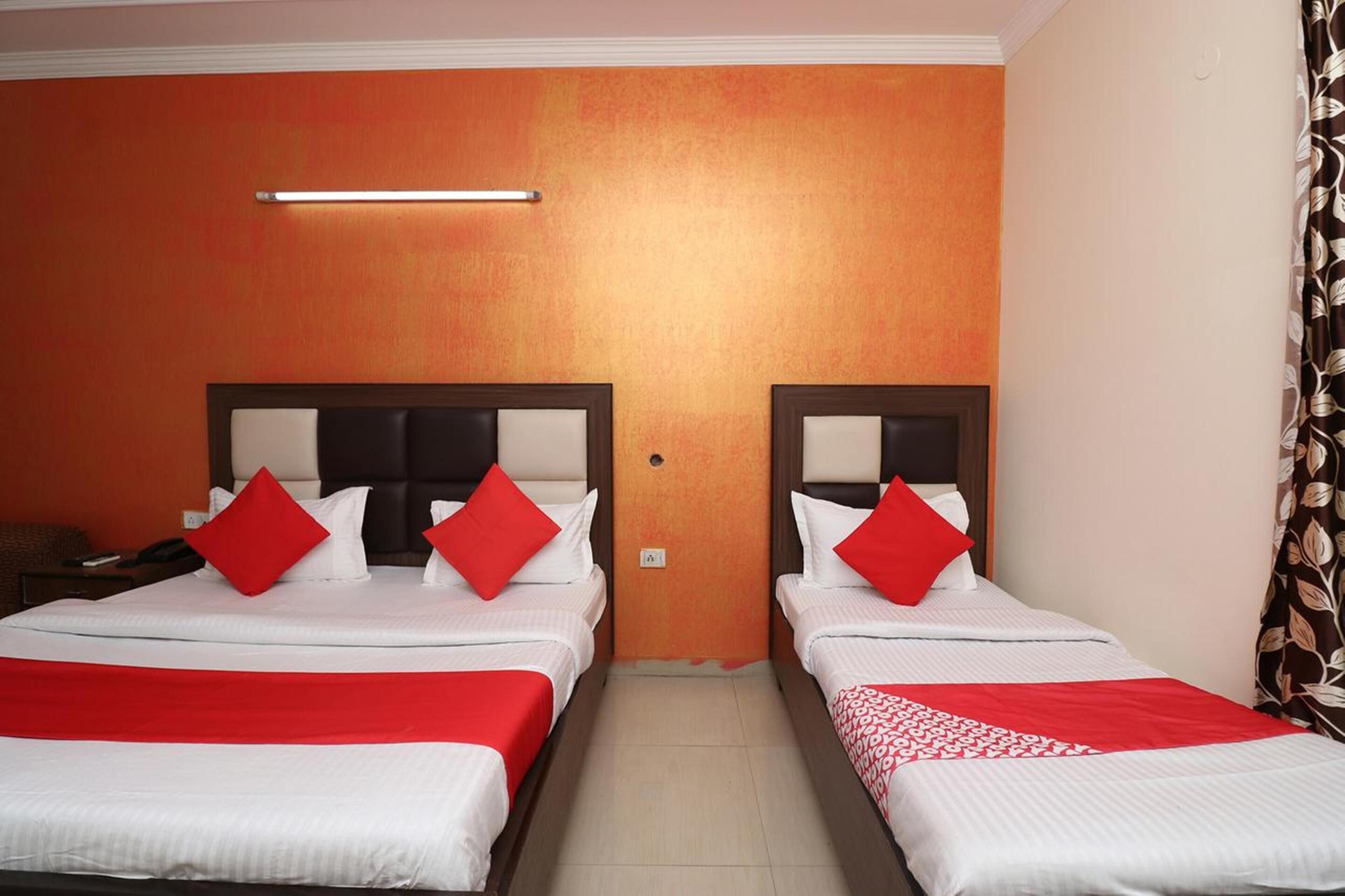 Photo - Hotel Mayank Plaza-Near IGI Airport Terminal-3