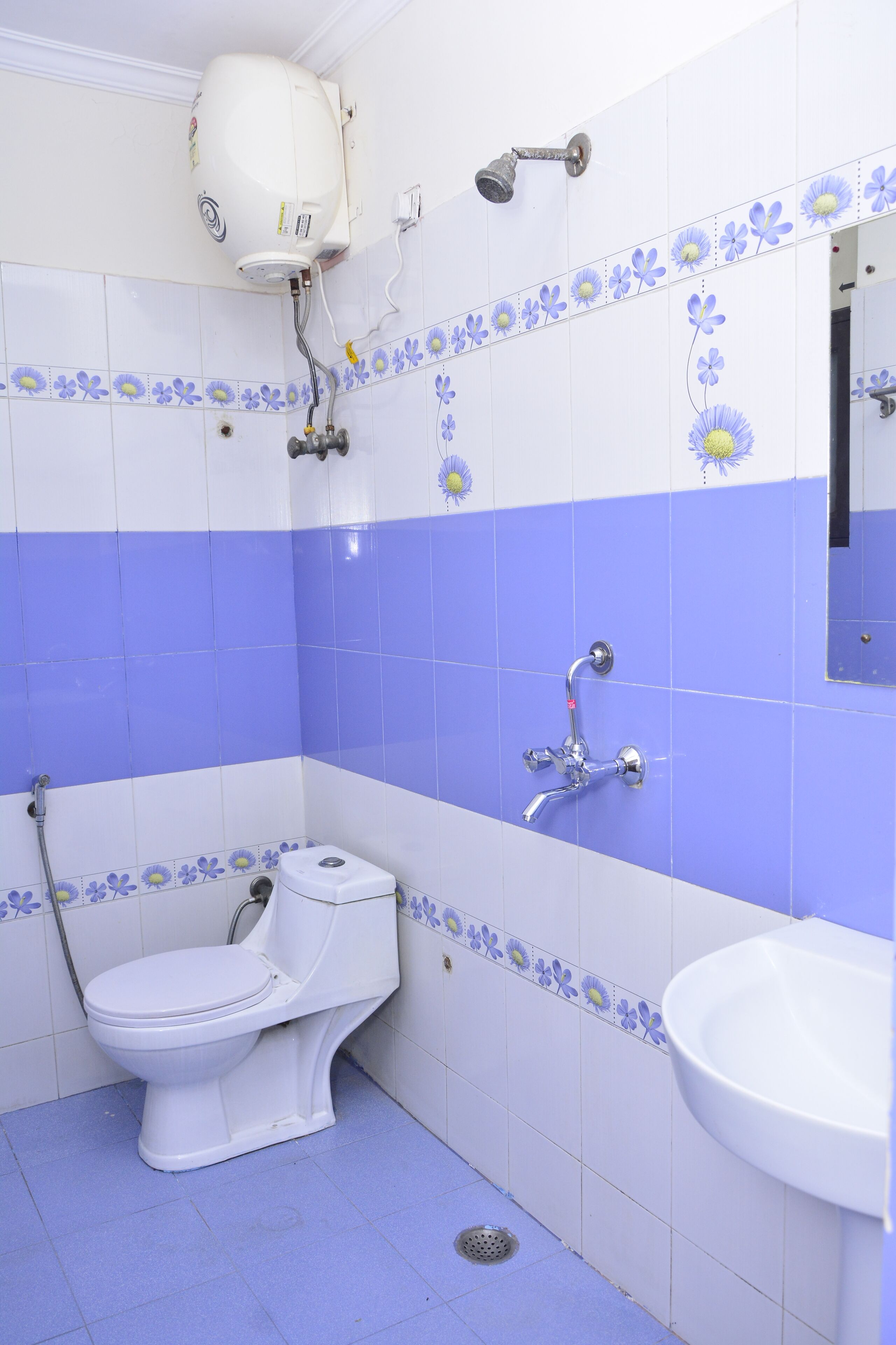 Photo - Hotel Mayank Plaza-Near IGI Airport Terminal-3