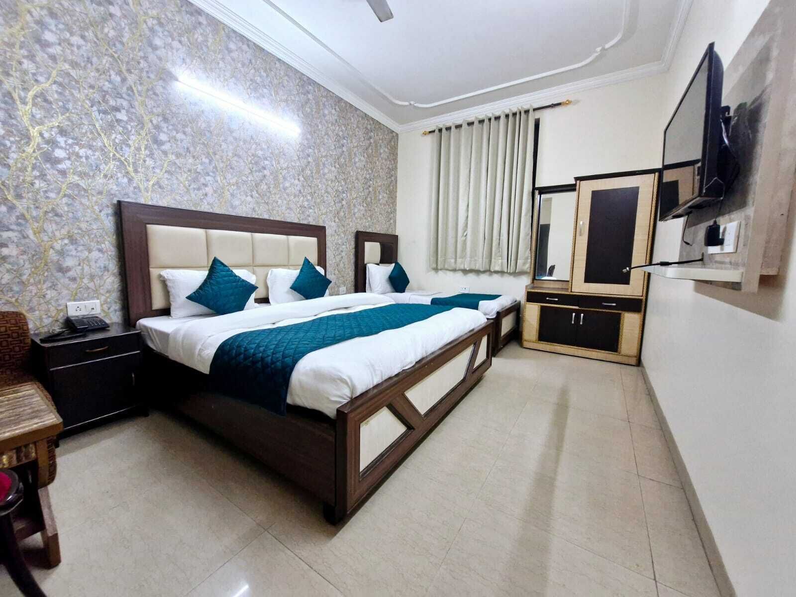 Photo - Hotel Mayank Plaza-Near IGI Airport Terminal-3