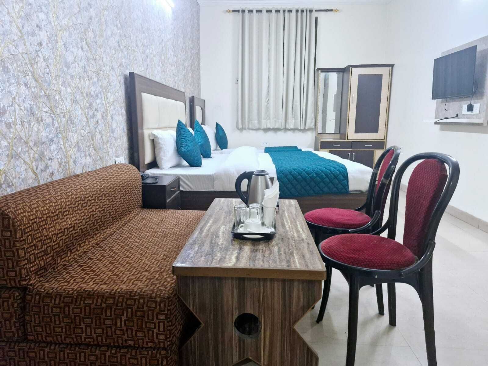 Photo - Hotel Mayank Plaza-Near IGI Airport Terminal-3