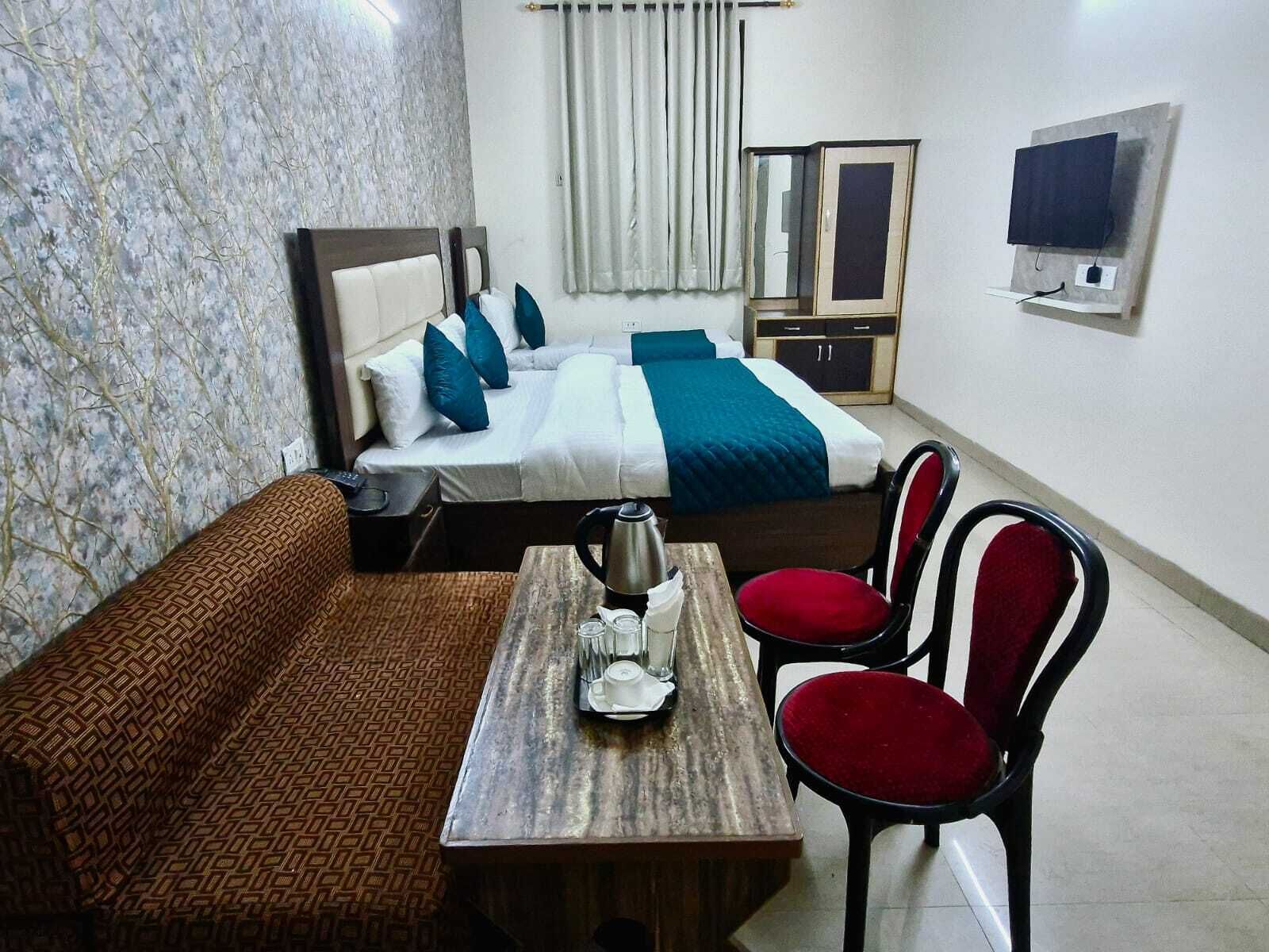 Photo - Hotel Mayank Plaza-Near IGI Airport Terminal-3