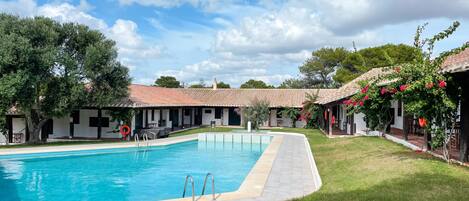 Seasonal outdoor pool