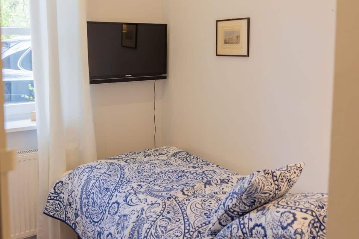 Standard Single Room | Iron/ironing board (on request), WiFi (free), individually decorated