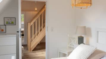 Comfort-Vierbettzimmer | Individuell dekoriert, individuell eingerichtet, Bügeleisen/Bügelbrett