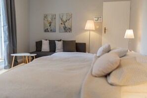 Premium Double Room | Individually decorated, individually furnished, iron/ironing board