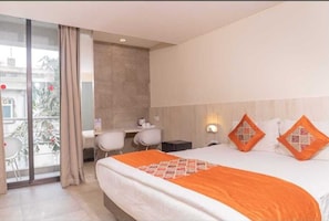 Deluxe Room | 1 bedroom, minibar, desk, laptop workspace - Hotel Citrus Prime (Candolim)