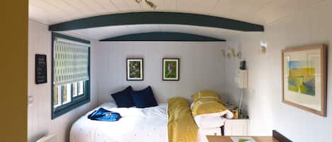 1 bedroom, desk, bed sheets