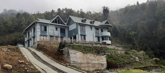 Buddha's Mirror Mountain Retreat