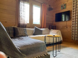 Fjölskylduíbúð - 4 svefnherbergi - reyklaust | Stofa