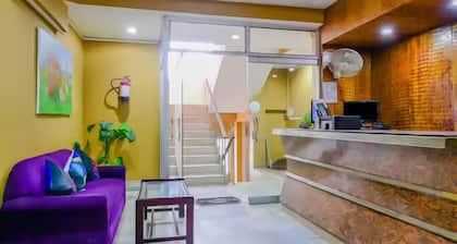 Hotel Embassy