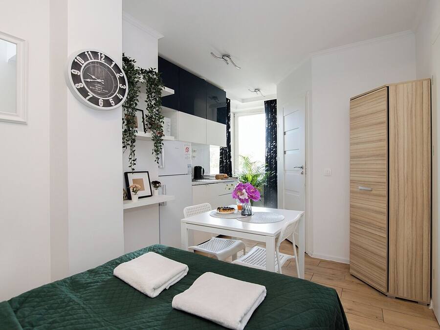 Desk, laptop workspace, iron/ironing board, free WiFi