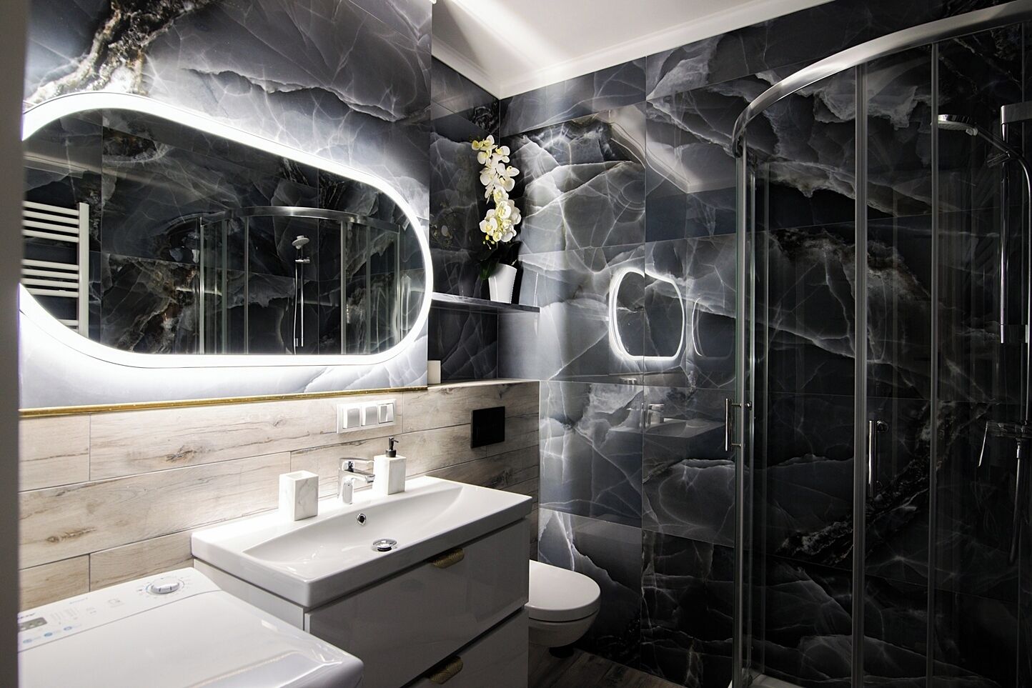 Monolocale Exclusive | Bagno | Doccia, asciugacapelli, asciugamani, sapone