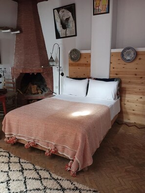 2 bedrooms, bed sheets