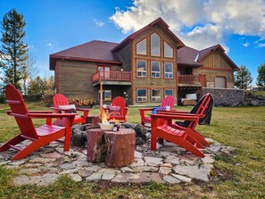 Property grounds - Spacious Cabin with Hot Tub, Fire Pit, Game Room (Island Park,)