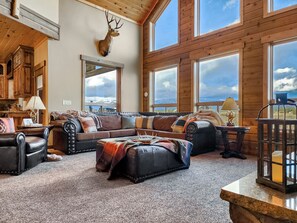 Smart TV, fireplace, video games, DVD player - Hot Tub+Games+Fully Loaded (Island Park,)