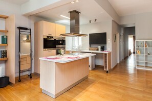 Deluxe Apartment | Private kitchen - Upscale Kolonaki Experience Elegant Apt (Athens)