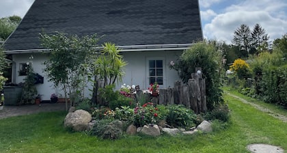 10 minutes by bike to the beach, apartment in a quiet location