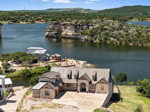 PK Dream-6 bedroom/8bath- Lakefront Home w POOL and Hot Tub!