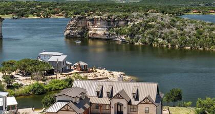 PK Dream-6 bedroom/8bath- Lakefront Home w POOL and Hot Tub!