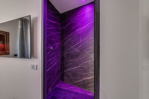 Luxury Room | Bathroom shower - 7heaven pontevecchio rooms (Florence)