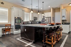 Fridge, microwave, oven, stovetop - Welcome to Paradise | Pool Table, Swim Up Bar, Htd Pool, Hot Tub, Casita! (Mesa)