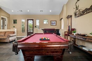 غرفة الألعاب