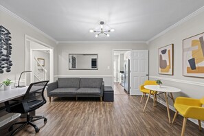 Smart TV, offices - Cozy Home in Quiet Neighborhood - King Beds (Marietta)