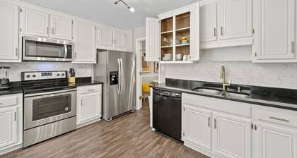 Cozy Home in Quiet Neighborhood - King Beds