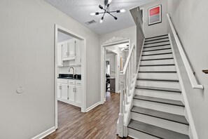 Interior - Cozy Home in Quiet Neighborhood - King Beds (Marietta)