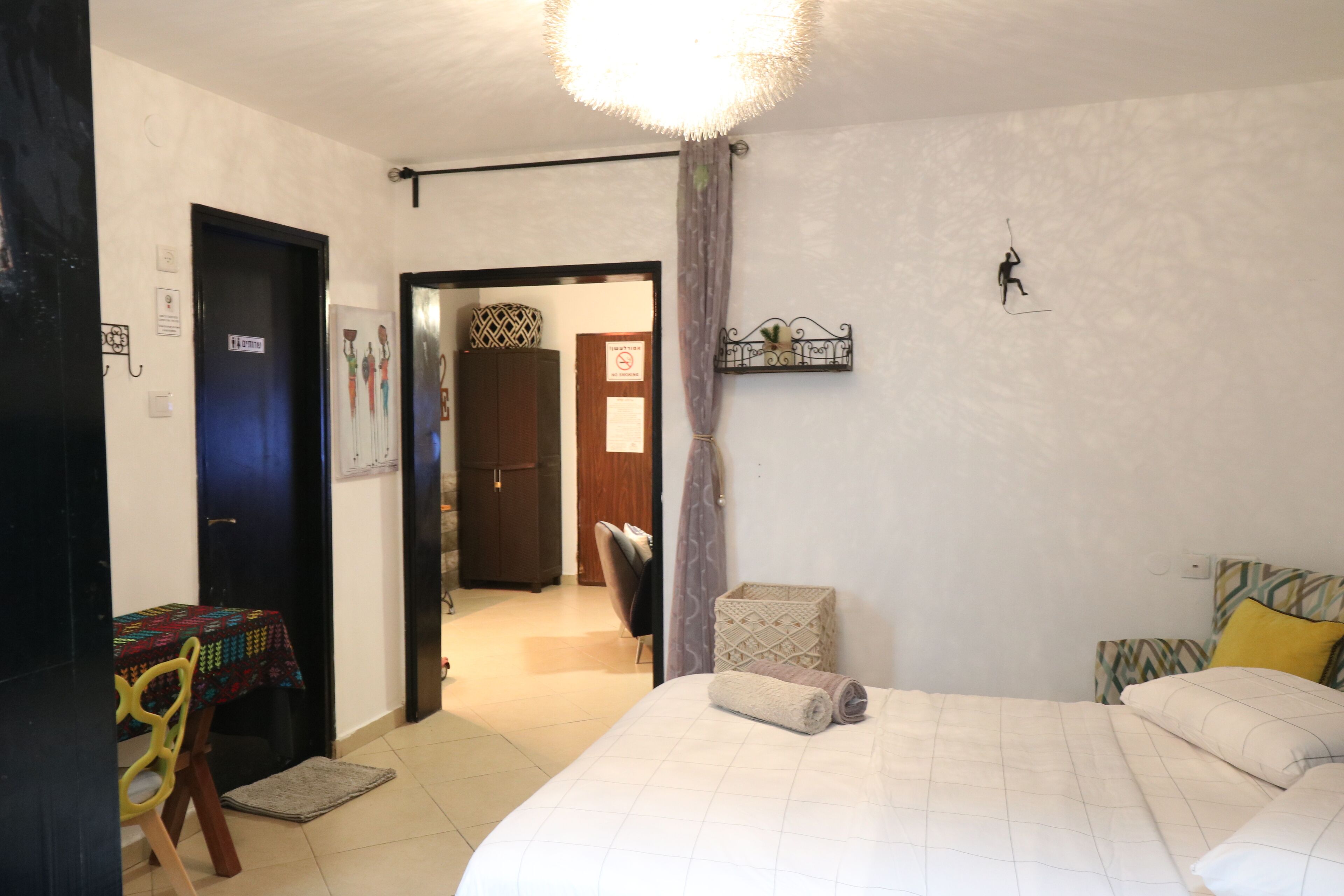 Apartamento clásico | Escritorio, espacio para trabajar con un portátil, wifi gratis